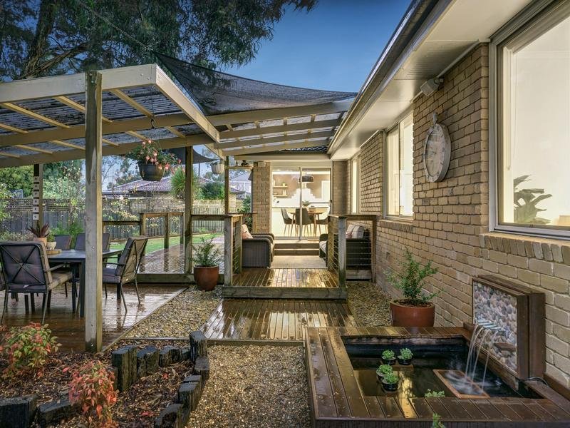 5 Epacris Court, Ringwood image 11