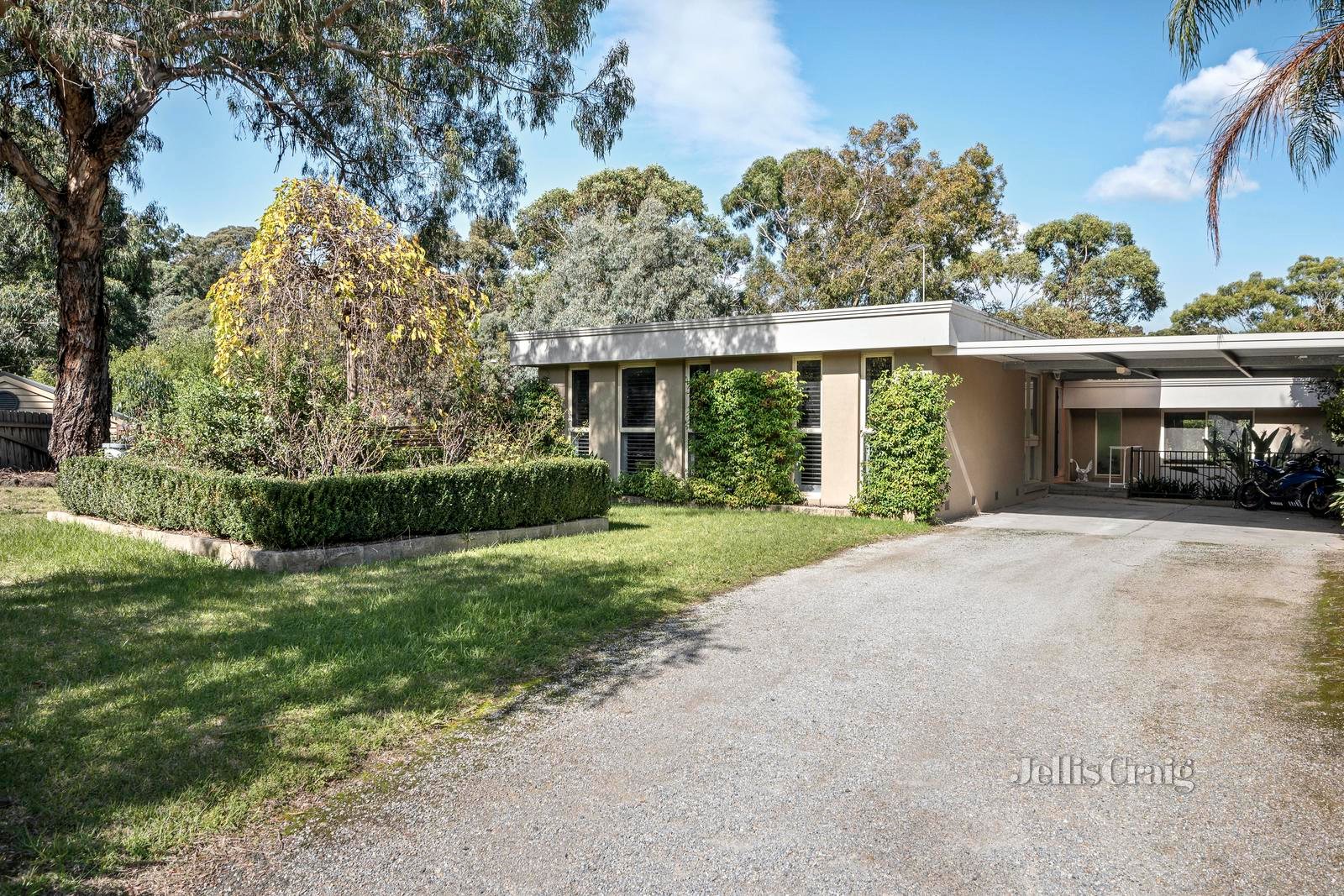 5 Erang Close, Greensborough image 1