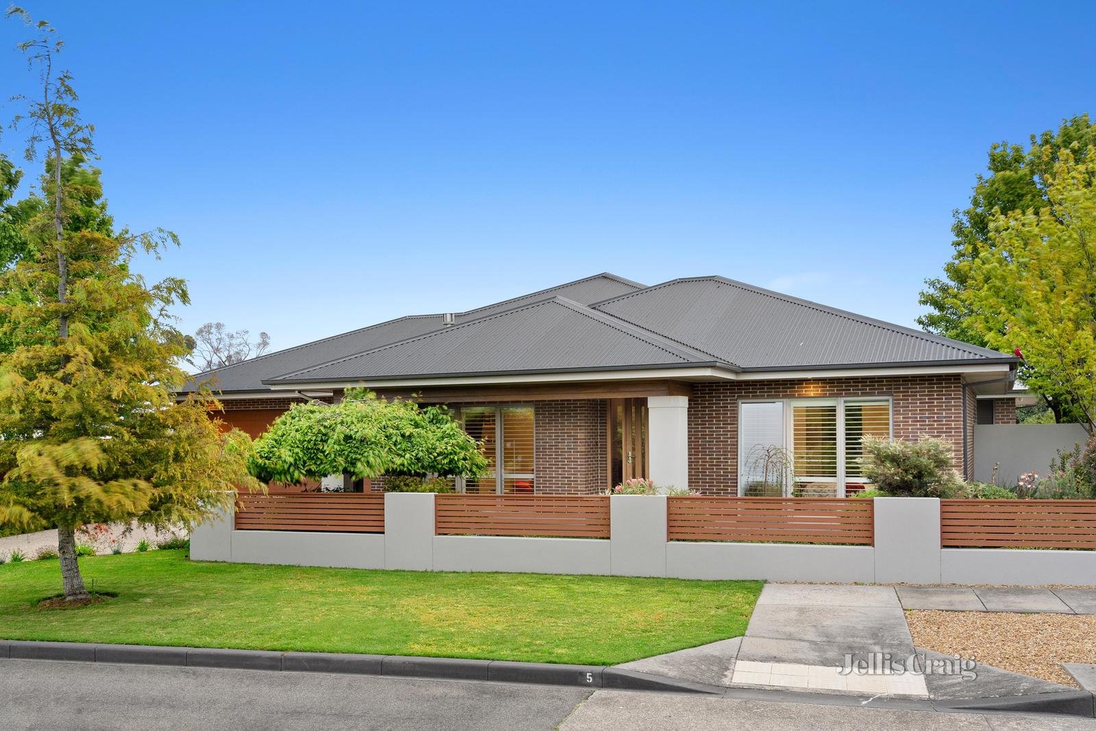 5 Evergreen Drive, Alfredton image 1