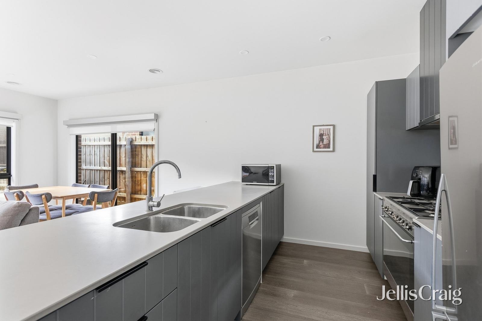 5 Fairview Crescent, Avondale&nbsp;Heights image 4