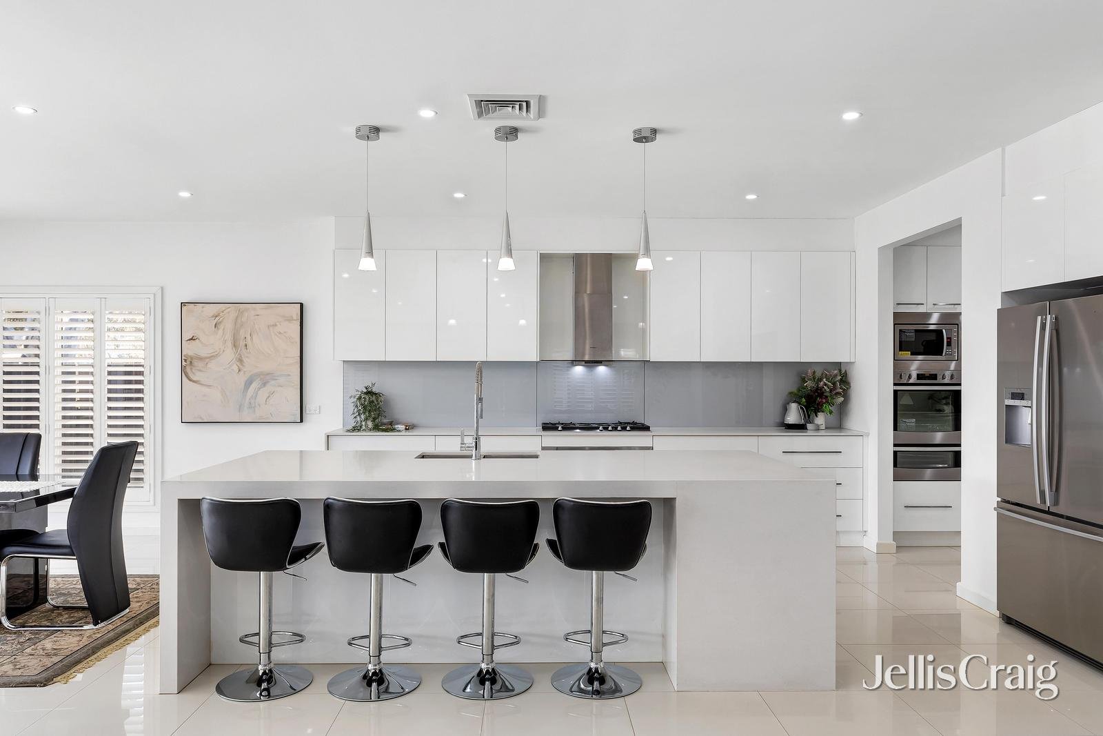 5 Ferngully Crescent, South Morang image 3