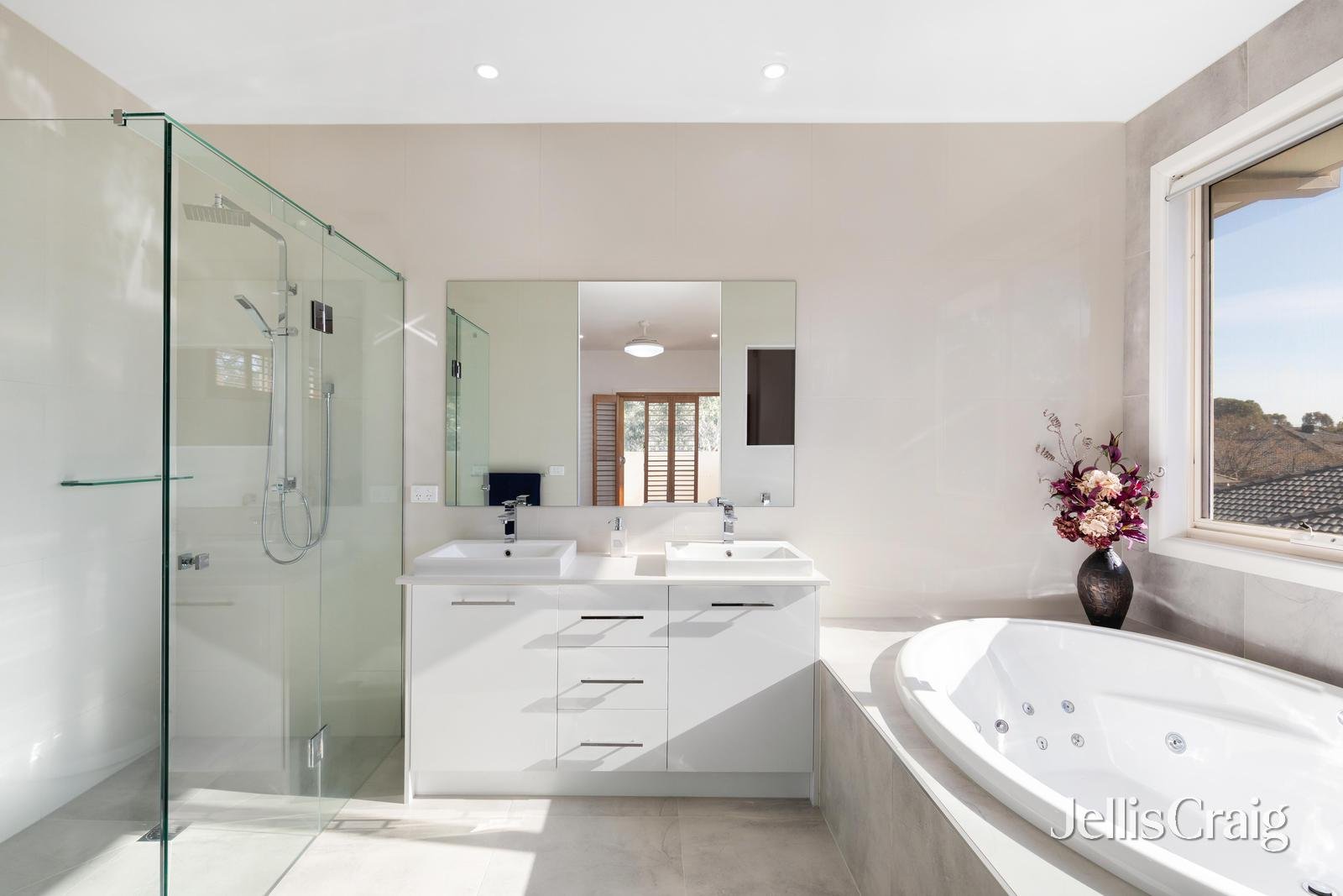 5 Ferngully Crescent, South Morang image 10