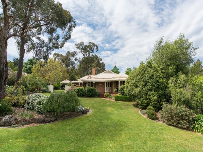 5 Fielden Close, Mooroolbark image 2