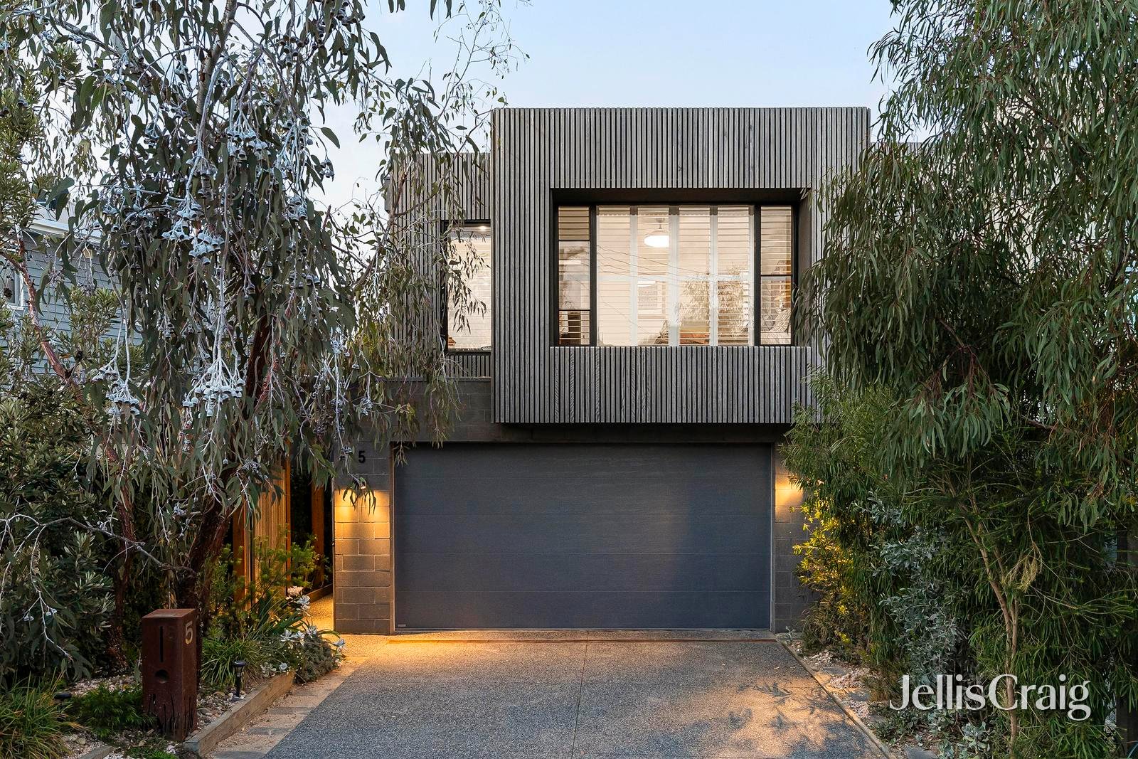 5 Fleming Street, Mornington image 1