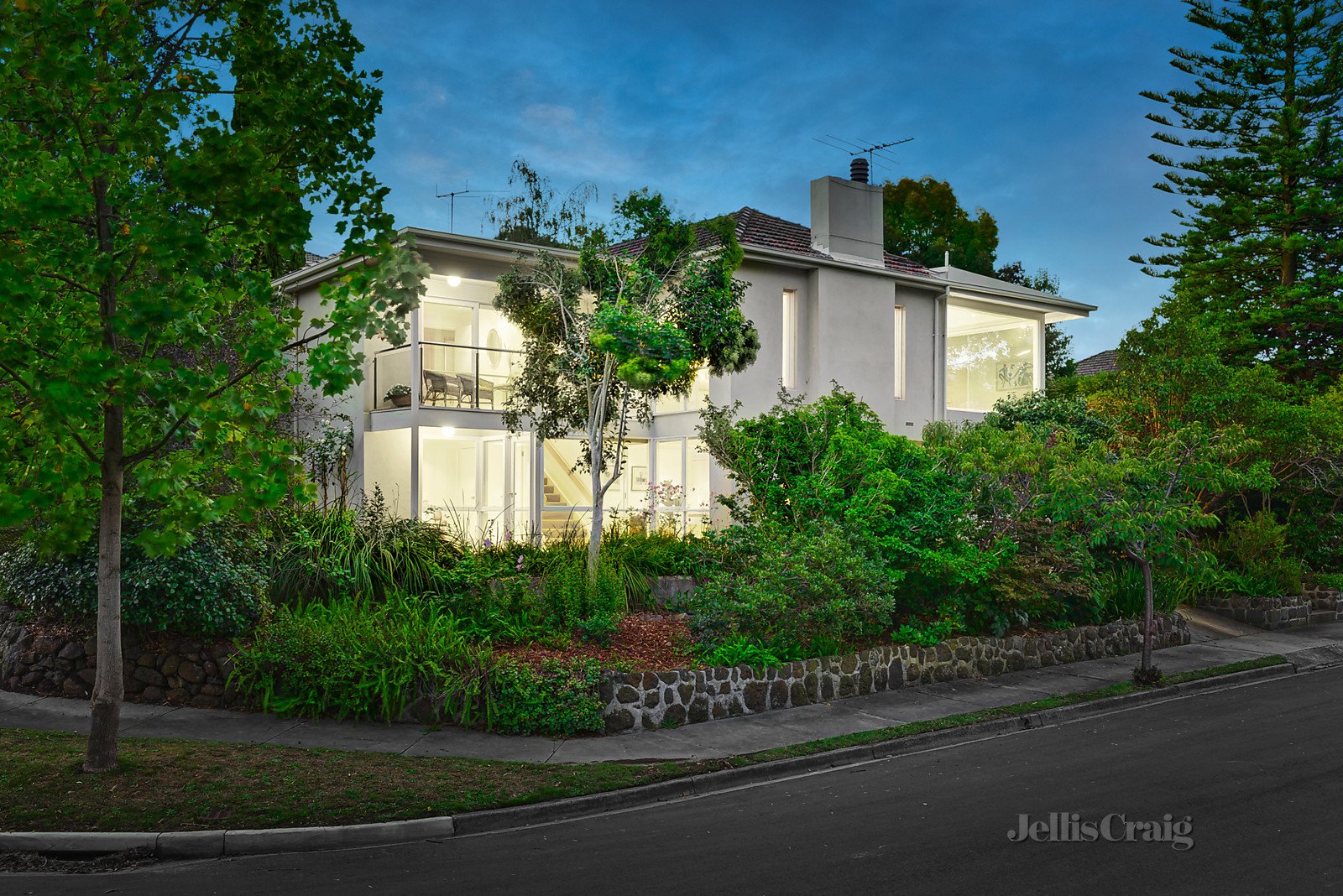 5 Fletcher Parade, Burwood image 1