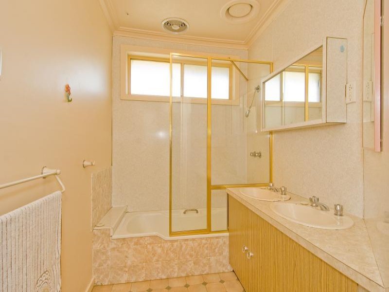 5 Foxhow Court, Hamlyn Heights image 8