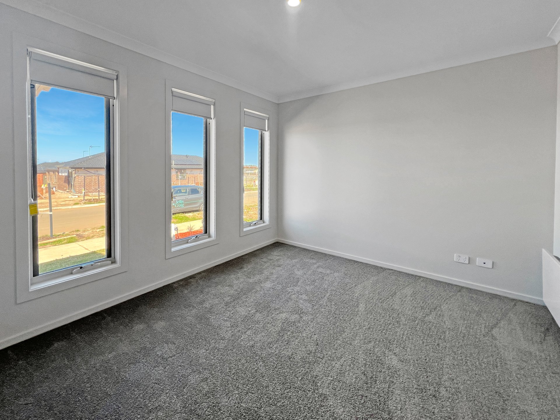 5 Frangipani Avenue, Charlemont image 2