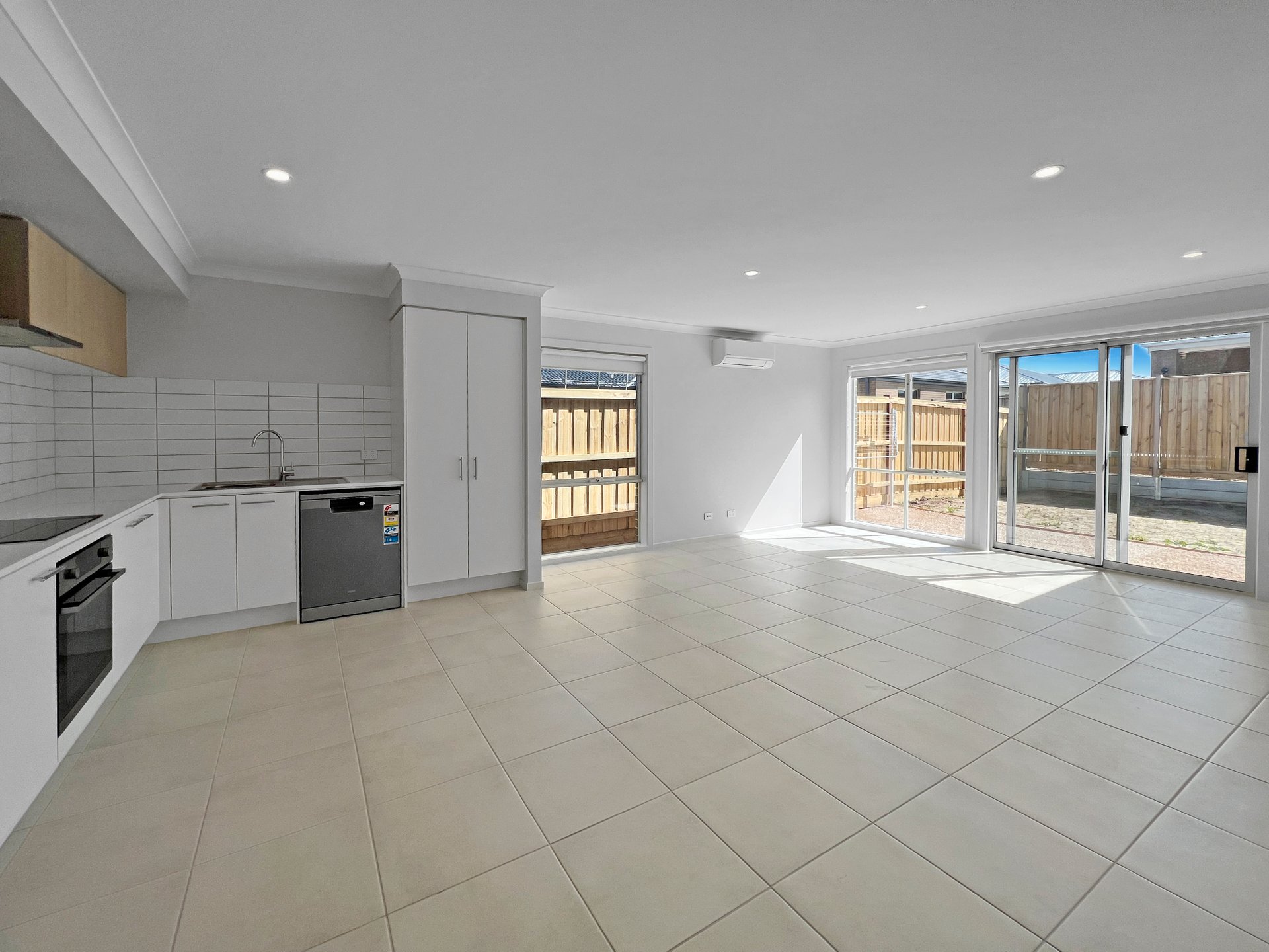 5 Frangipani Avenue, Charlemont image 4