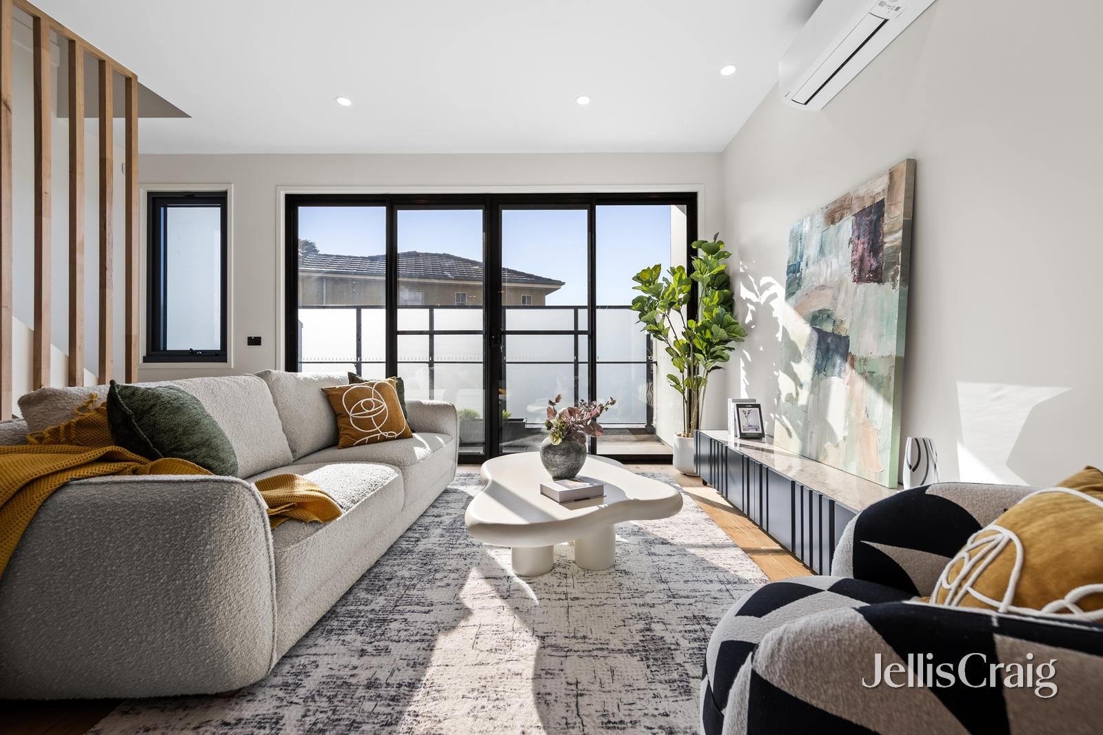 5 Frankcom Street, Blackburn image 3