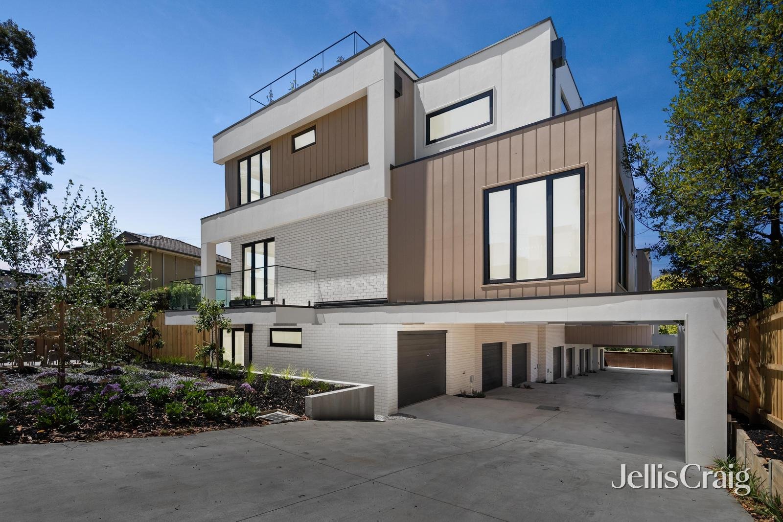 5 Frankcom Street, Blackburn image 19