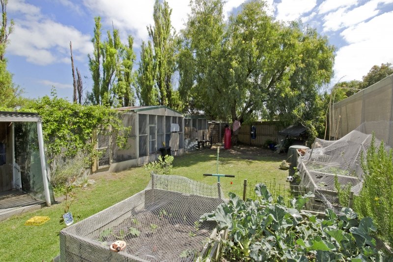 5 Galaxy Court, Whittington image 5