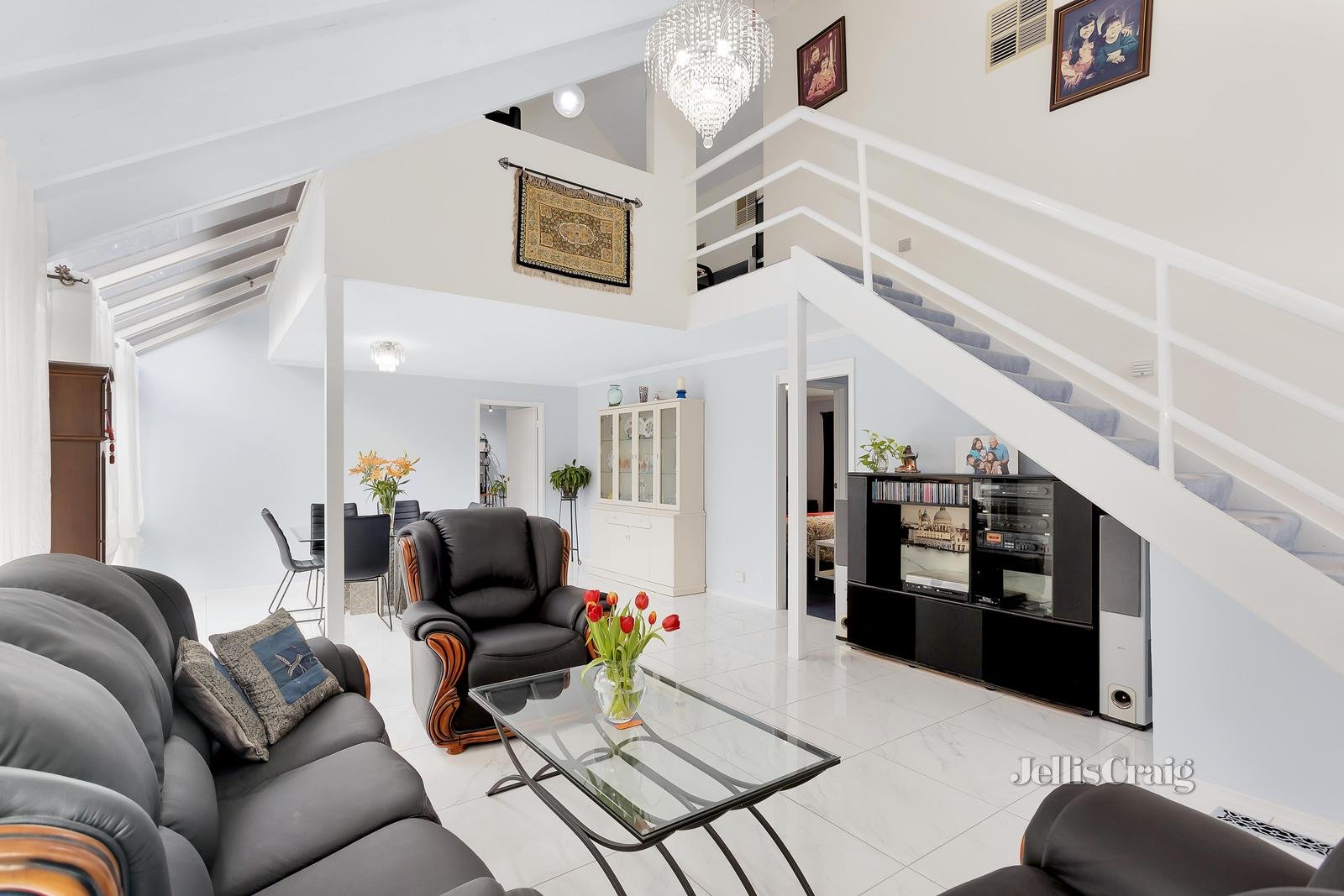 5 Geraldine Close, Wheelers Hill image 2