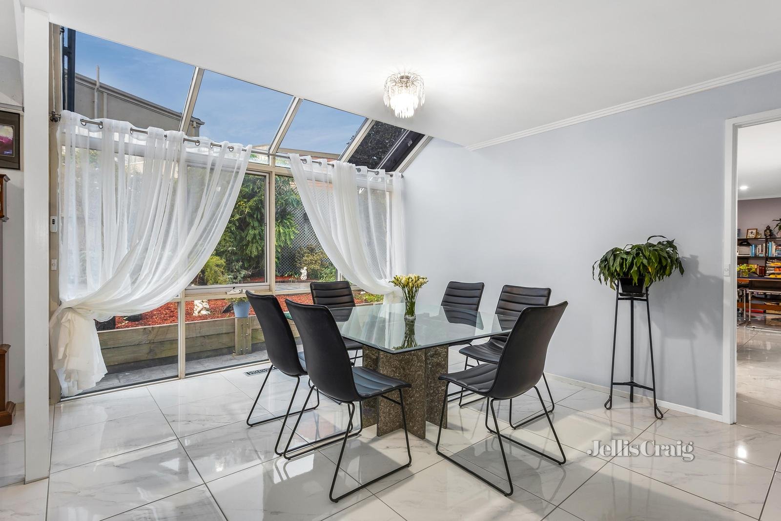 5 Geraldine Close, Wheelers Hill image 3