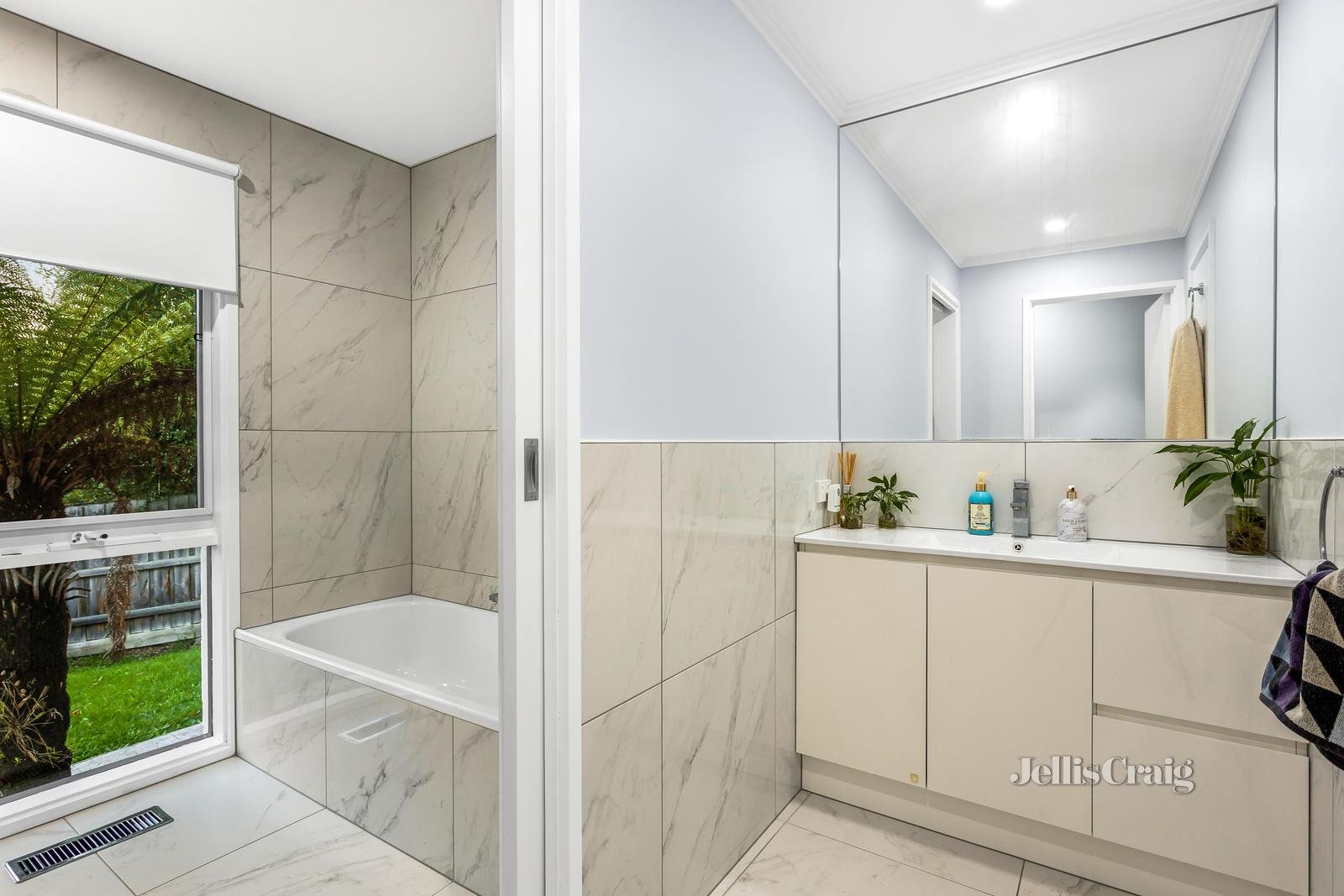 5 Geraldine Close, Wheelers Hill image 13