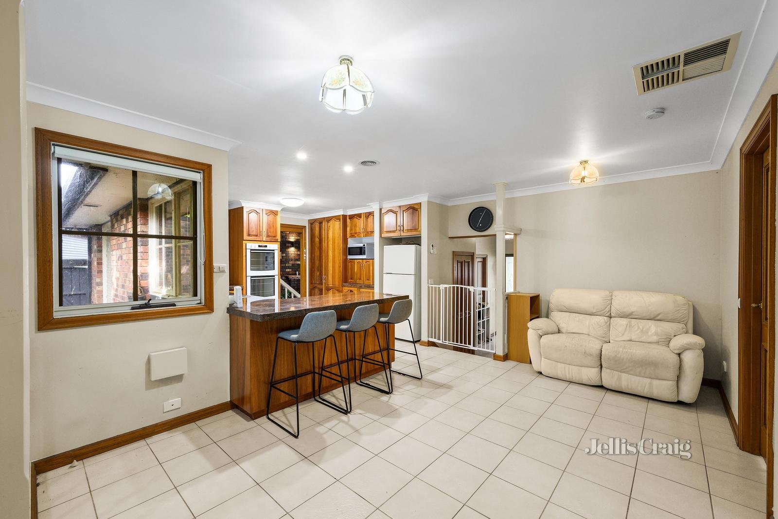 5 Gill Place, Mooroolbark image 7