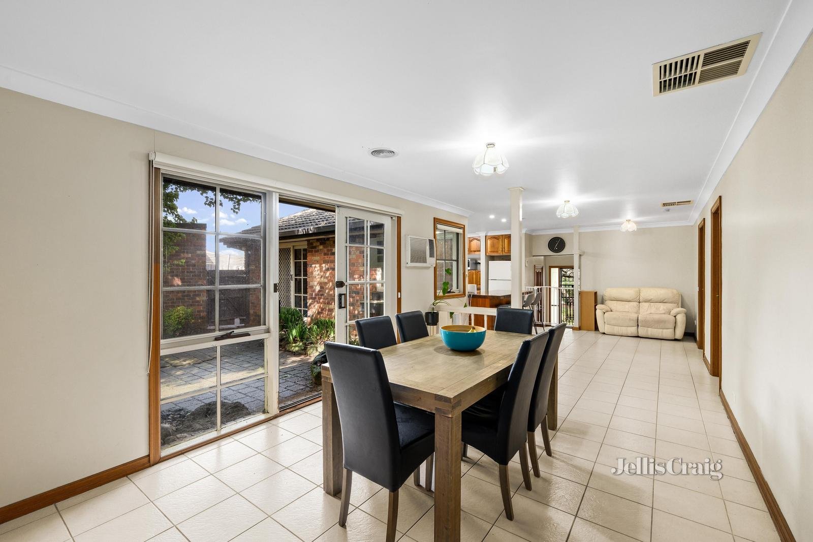 5 Gill Place, Mooroolbark image 8