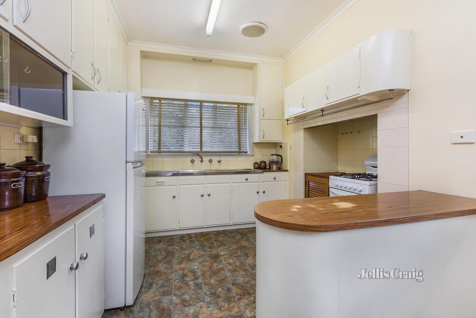 5 Goldsmith Crescent, Castlemaine image 4