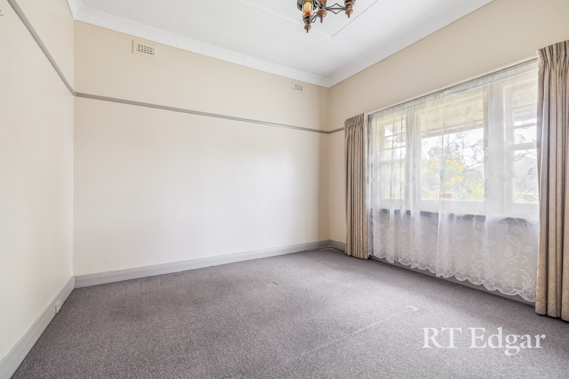 Property Gallery Thumbnail 5