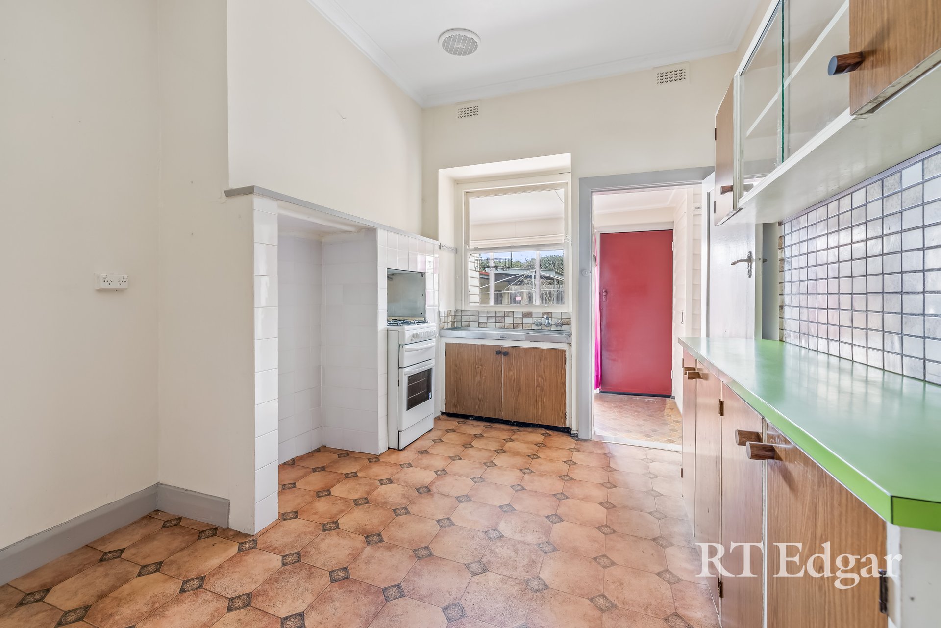 Property Gallery Thumbnail 3