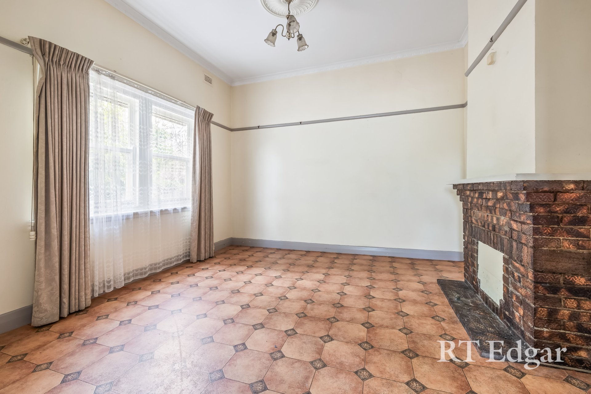 Property Gallery Thumbnail 2