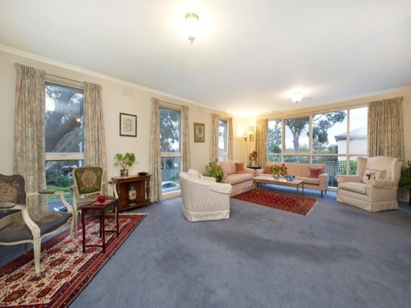 5 Gracefield Drive, Box Hill North image 2