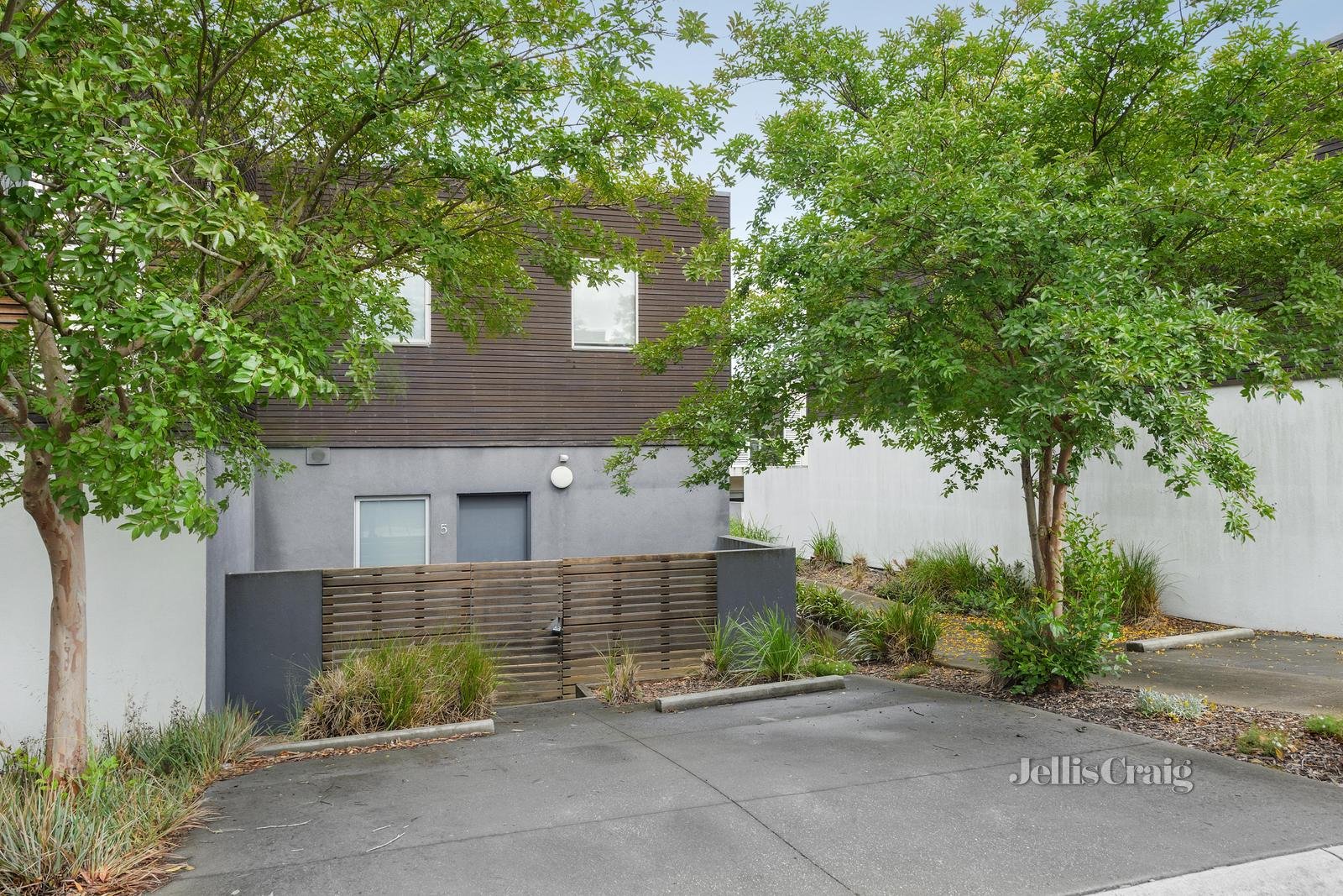 5 Grasstree Way, Bundoora image 6