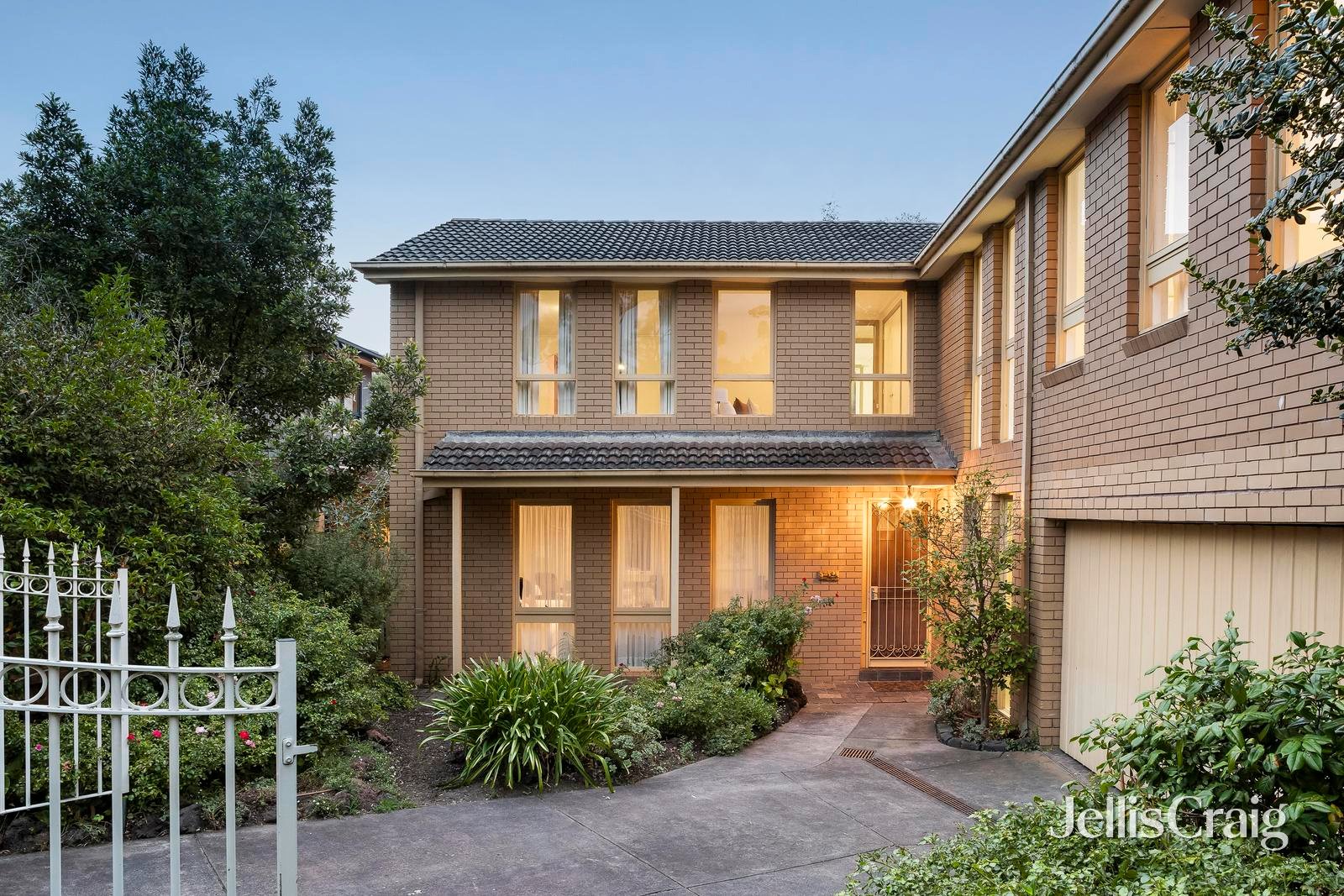 5 Griffin Close, Surrey&nbsp;Hills image 1