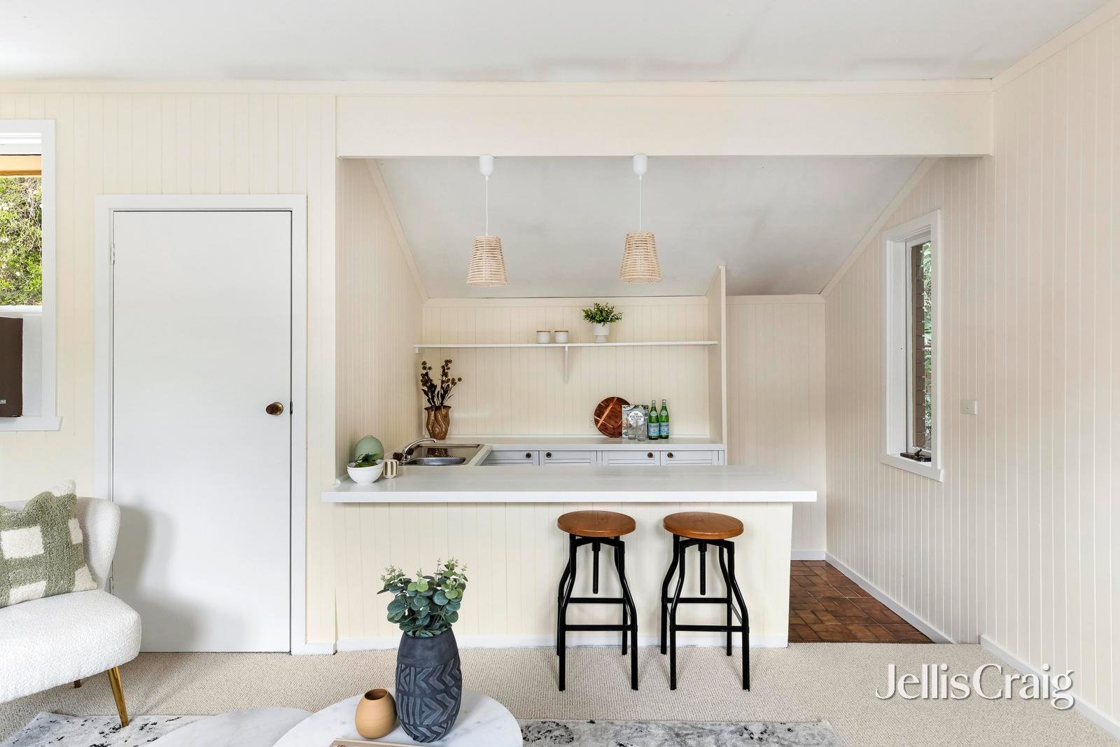 5 Griffin Close, Surrey&nbsp;Hills image 4