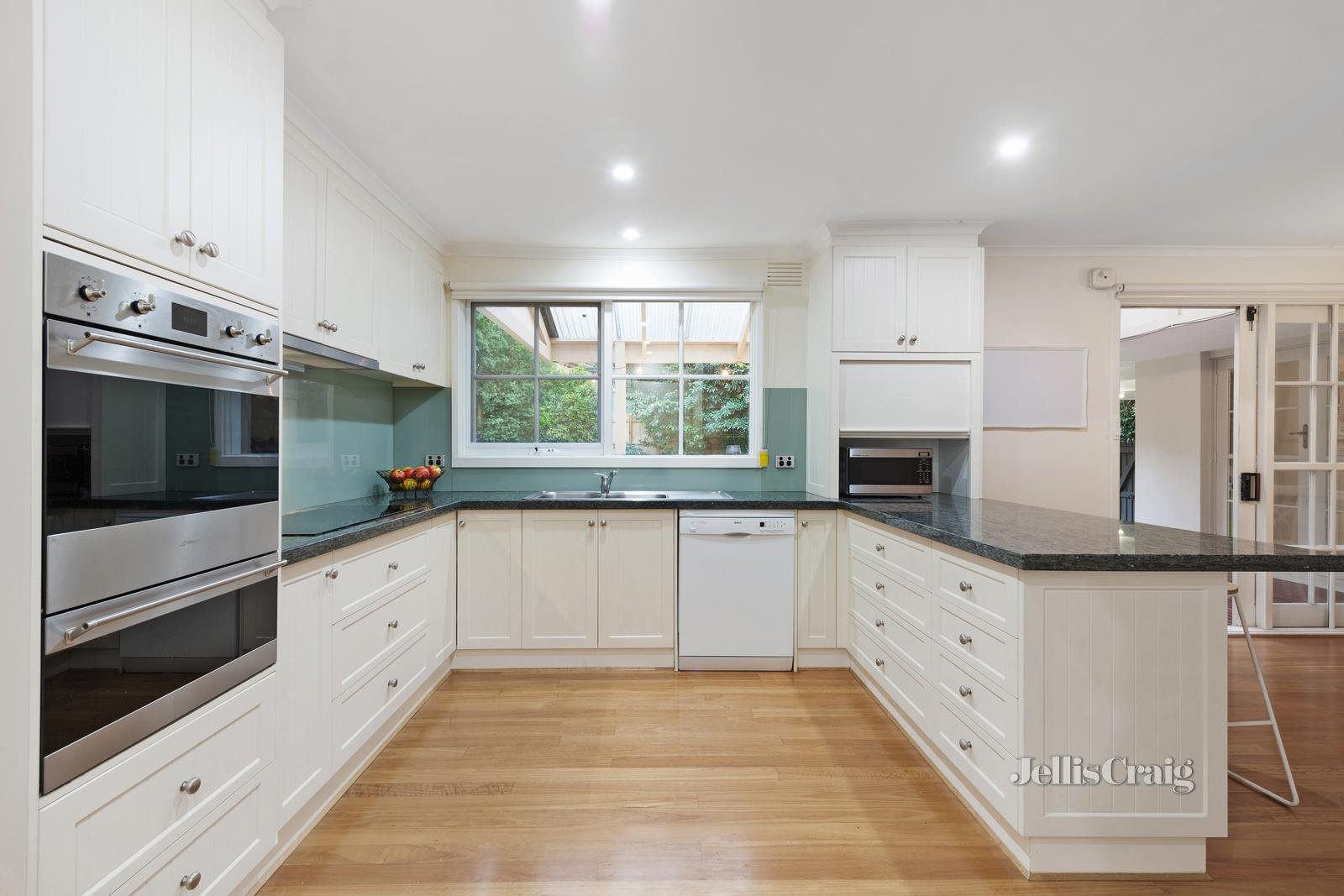 5 Hanwell Court, Glen Waverley image 3