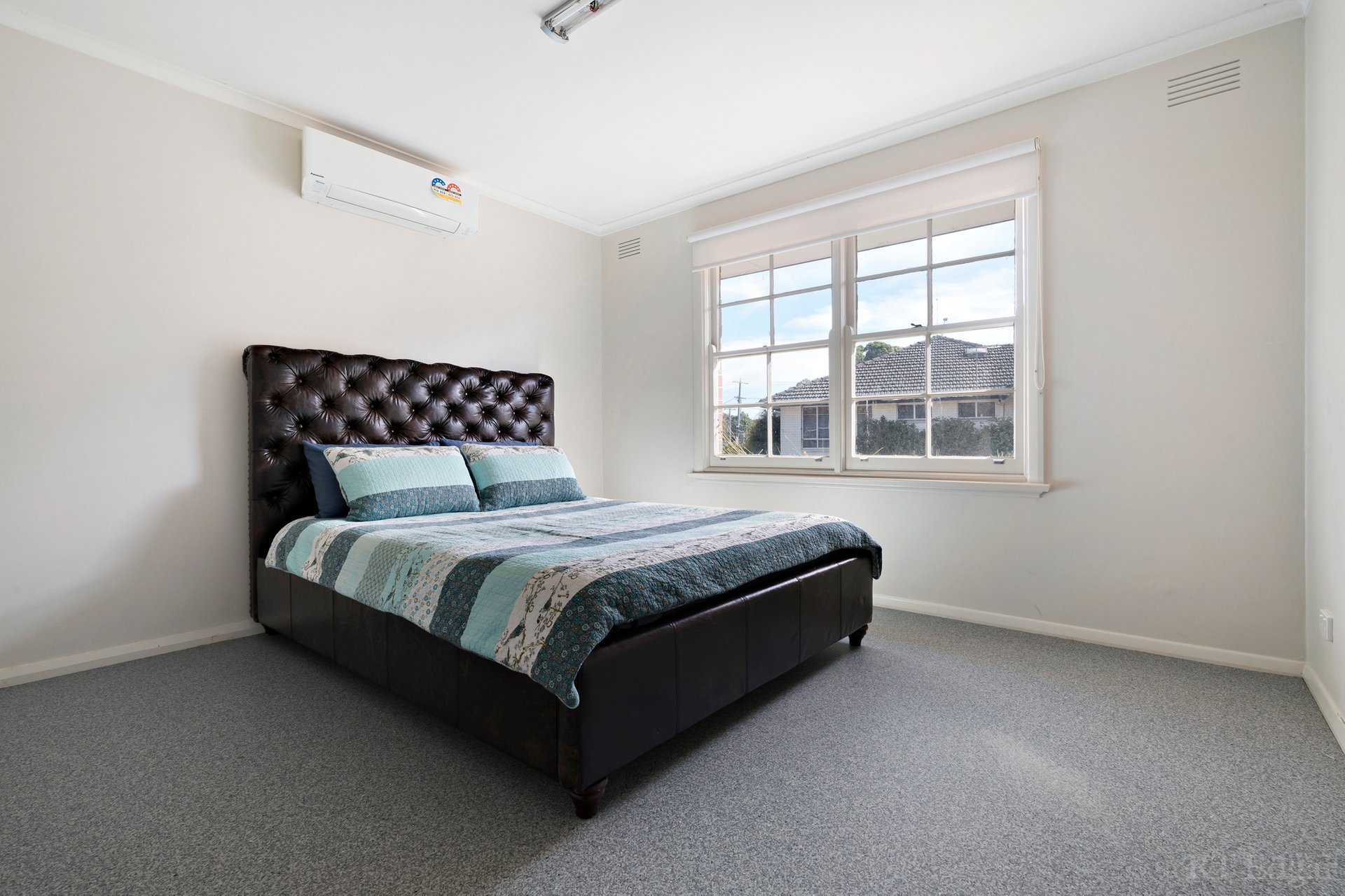 Property Gallery Thumbnail 8