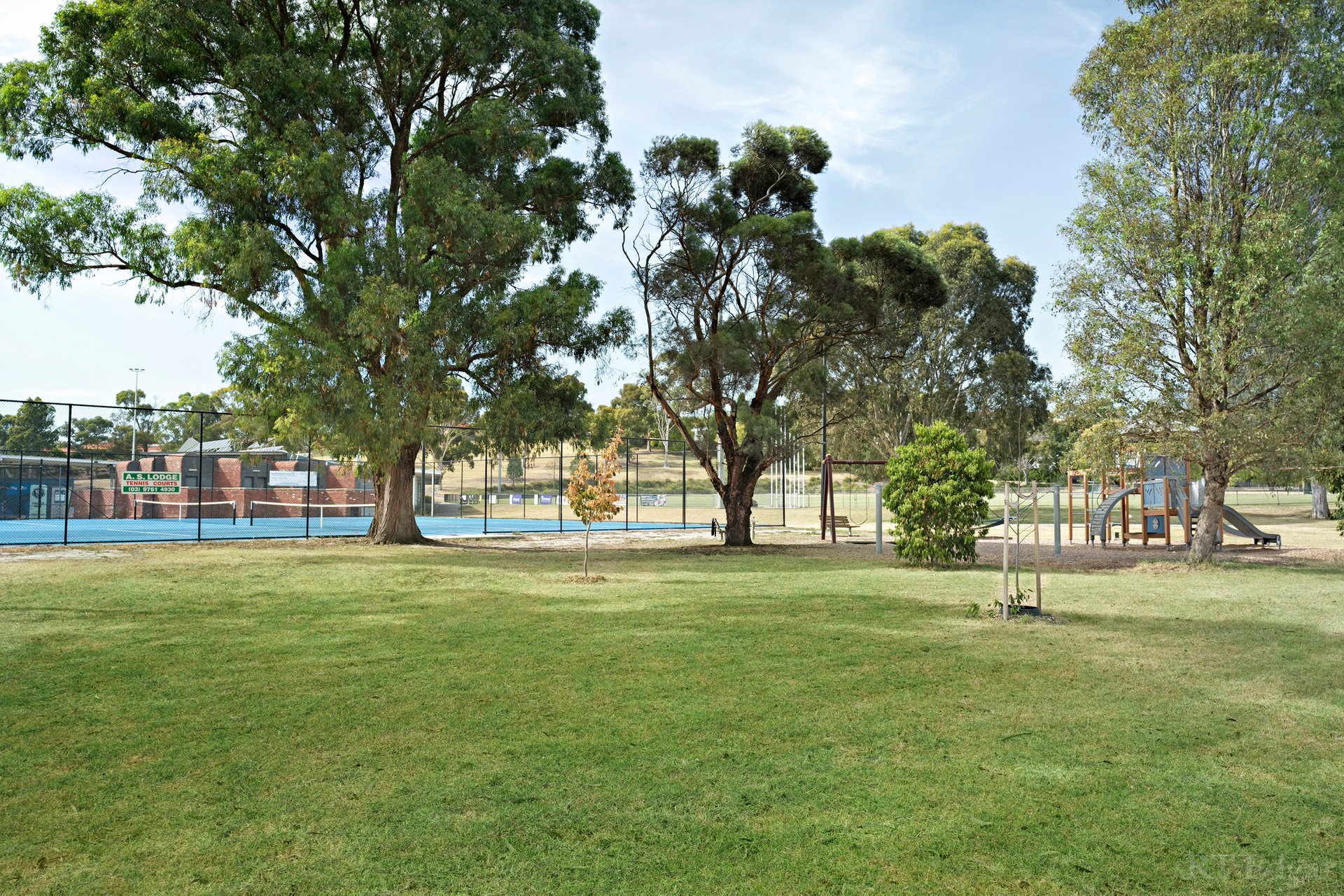 Property Gallery Thumbnail 11