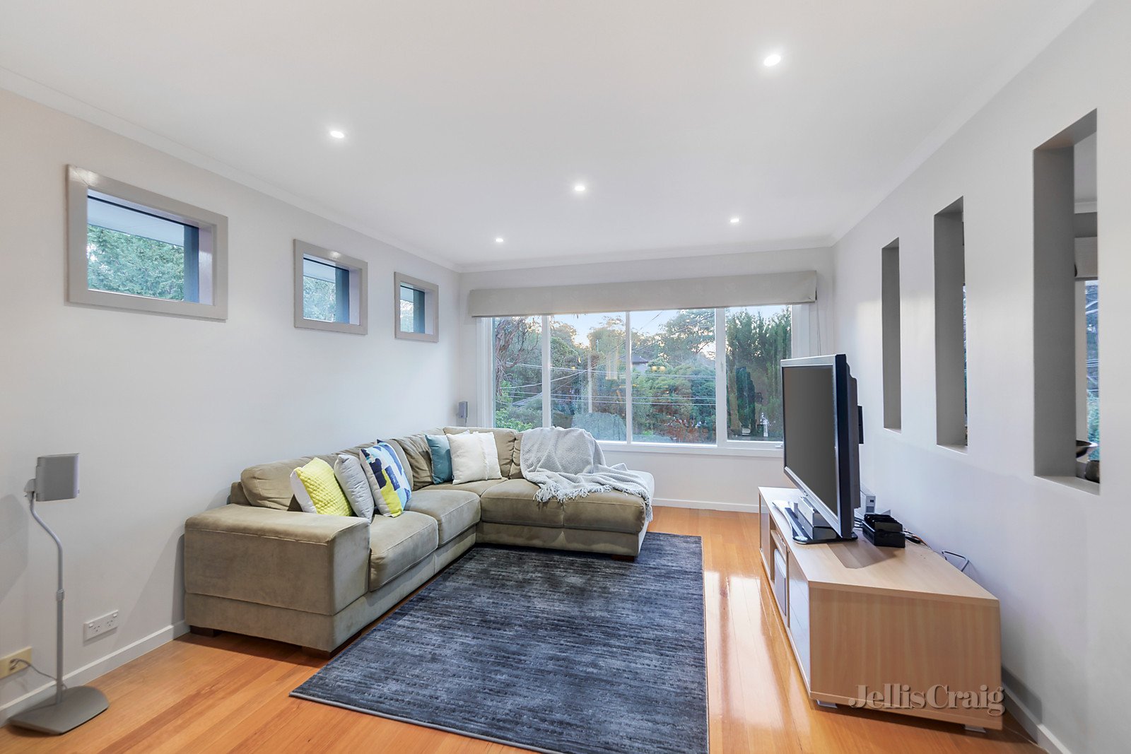 5 Heddon Court, Eltham image 6