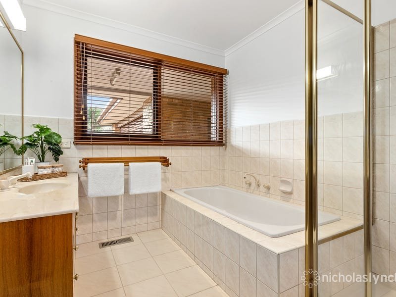 Property Gallery Thumbnail 9