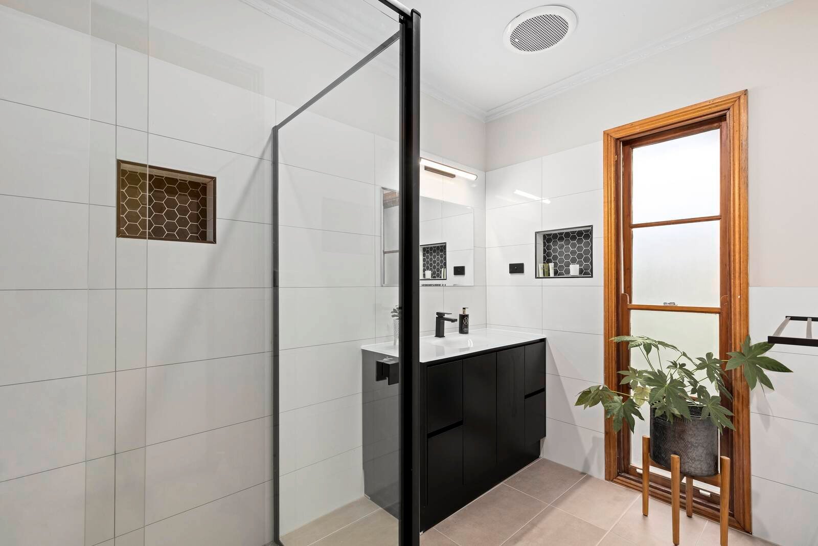 Property Gallery Thumbnail 11