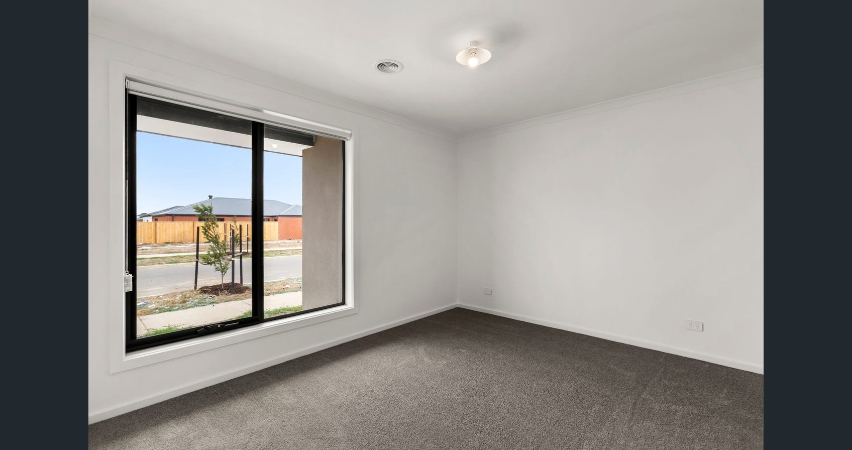 Property Gallery Thumbnail 8