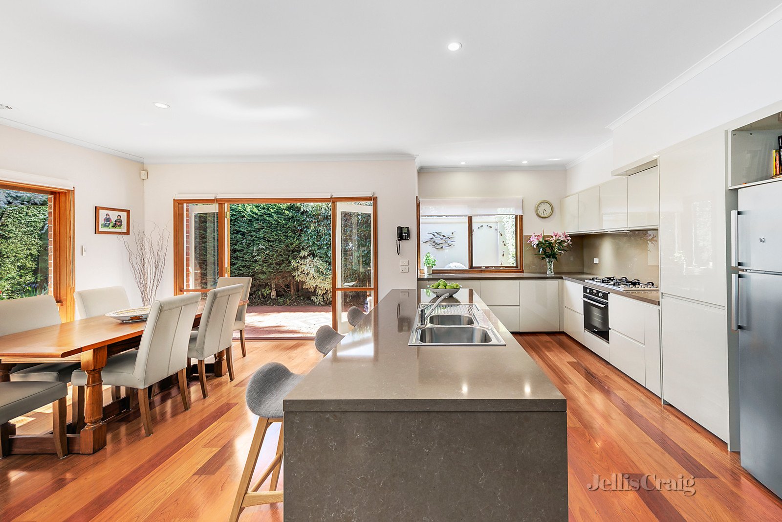 5 Hope Court, Kew image 2