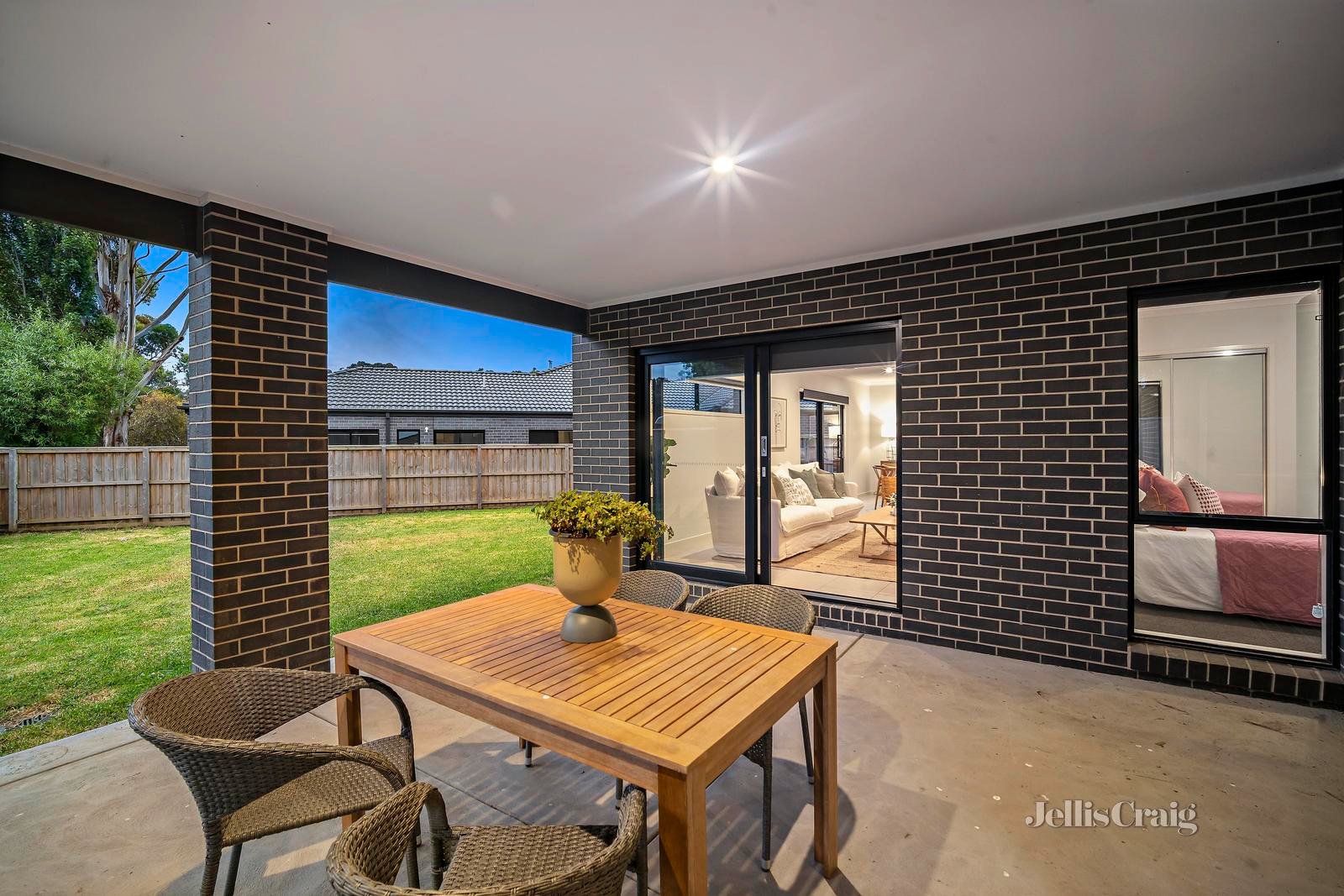 5 Hugo Place, Brown Hill image 8