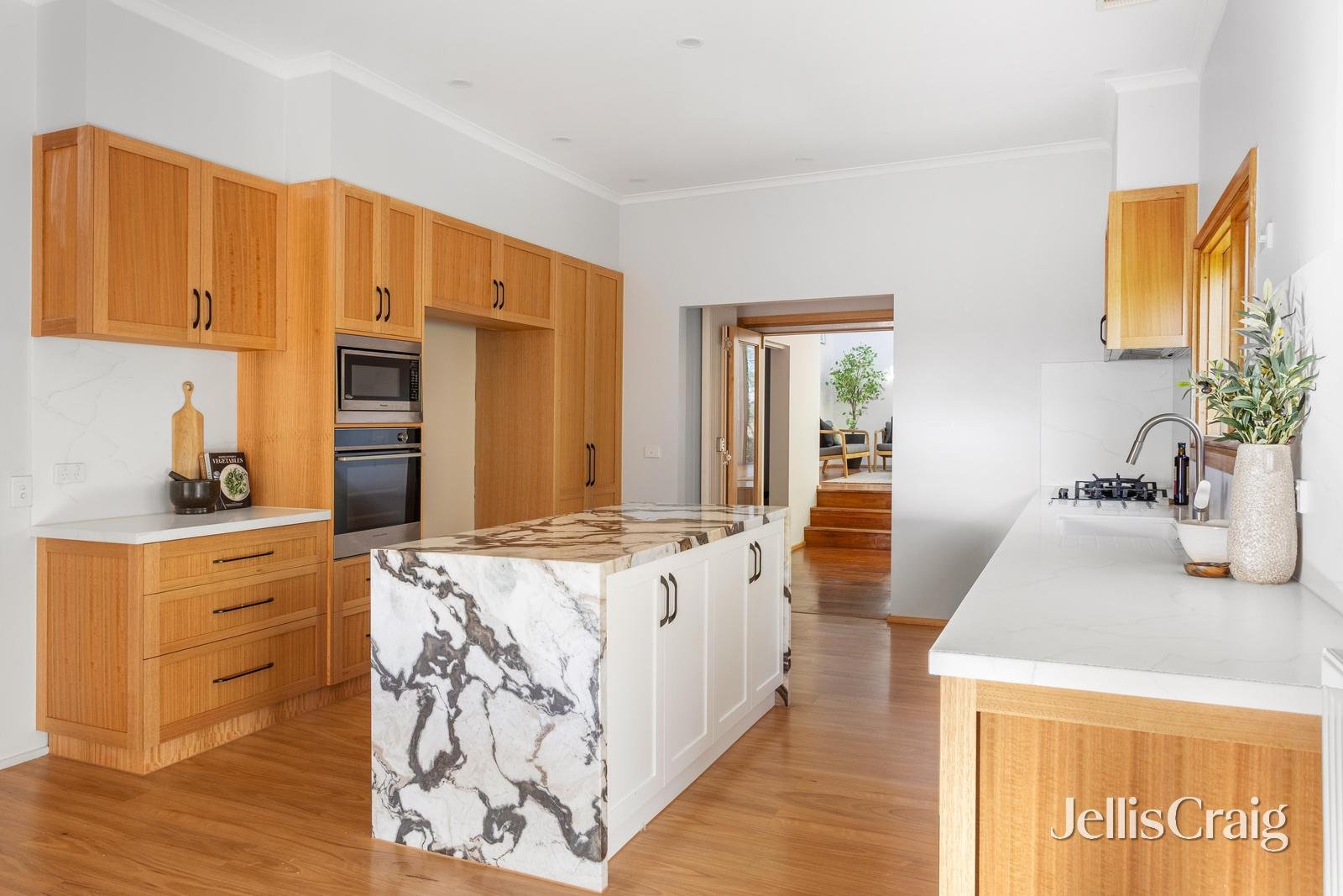 5 Huntingfield Court, Eltham image 3