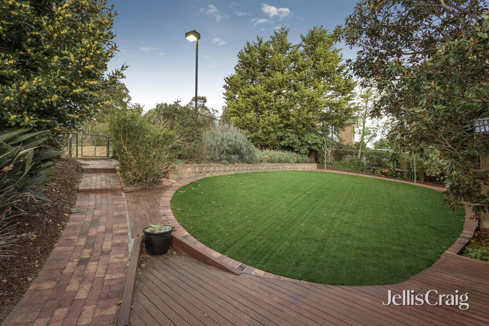 5 Huntingfield Court, Eltham image 27