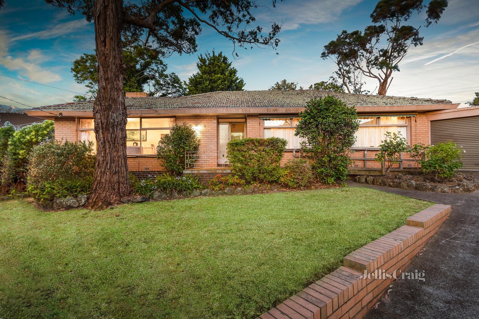5 Ivy Court, Mount Waverley image 1