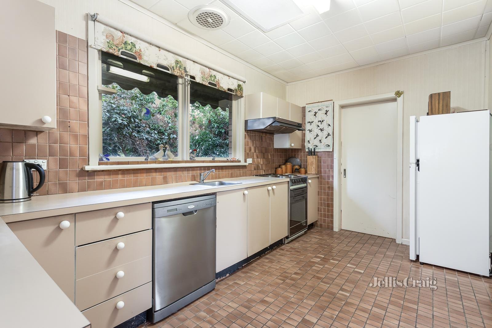 5 Ivy Court, Mount Waverley image 4