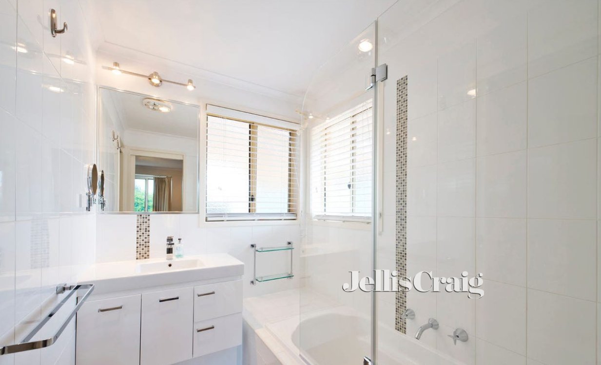 5 Jenna Close, Greensborough image 7