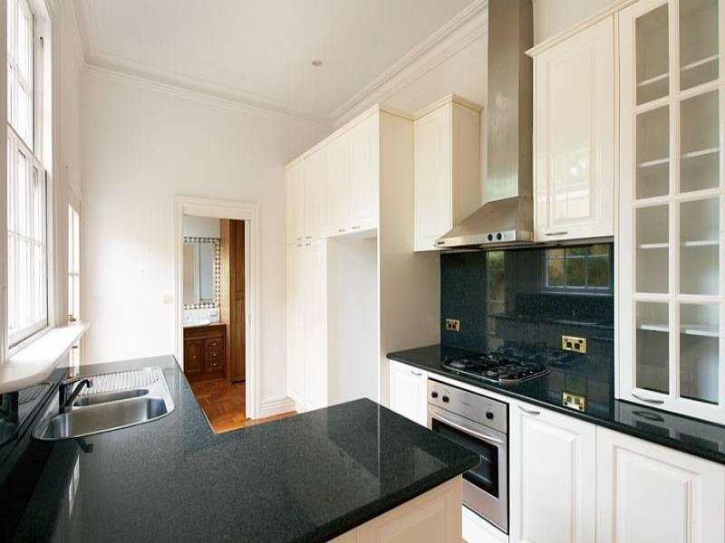 5 Johnson Street, St Kilda East image 3