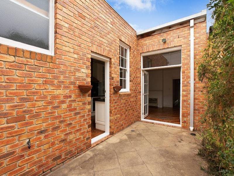 5 Johnson Street, St Kilda East image 4