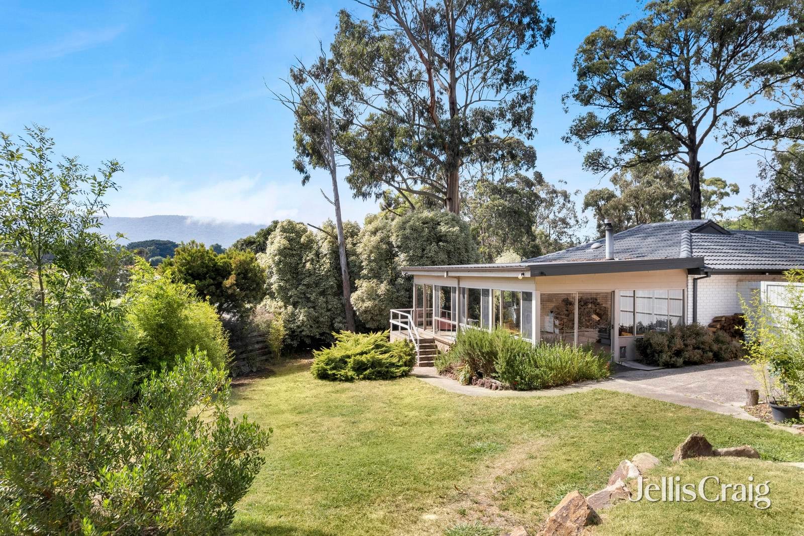 5 Julie Court, Woodend image 3