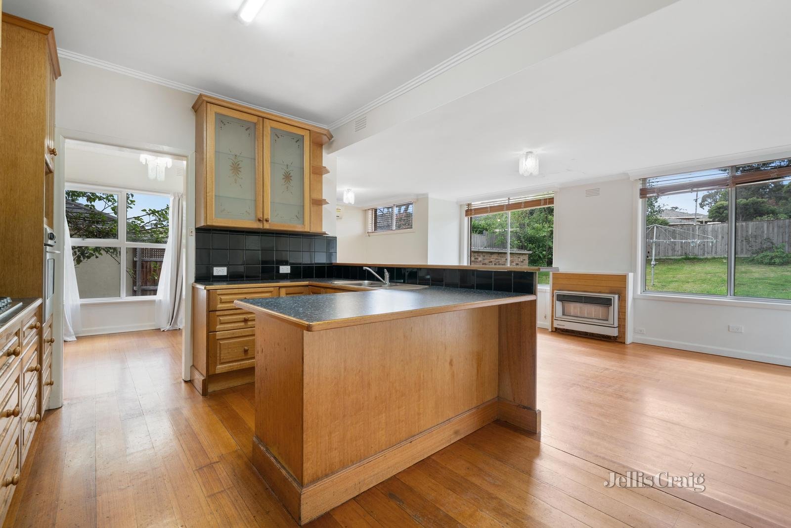 5 June Avenue, Balwyn North image 2