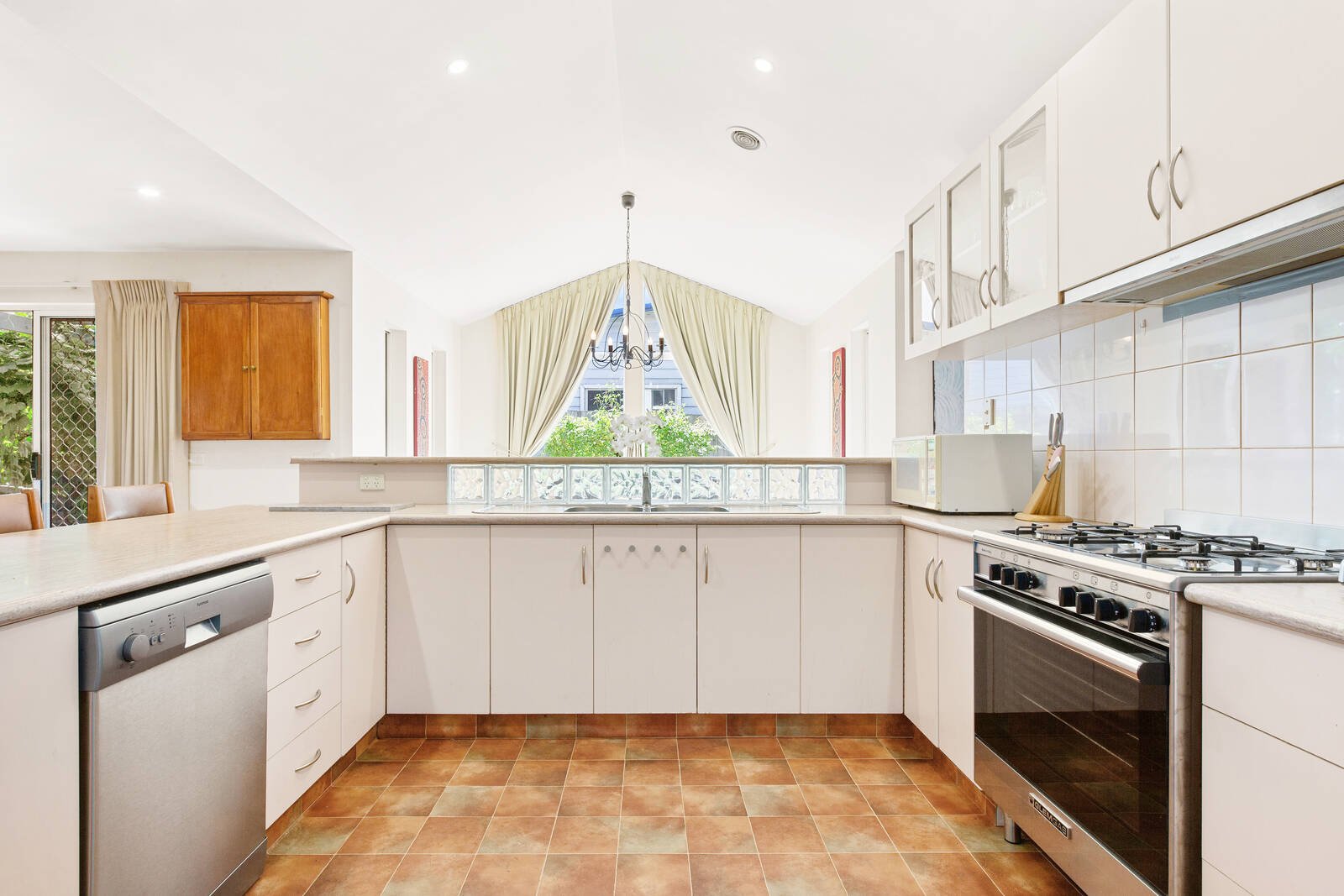 Property Gallery Thumbnail 8