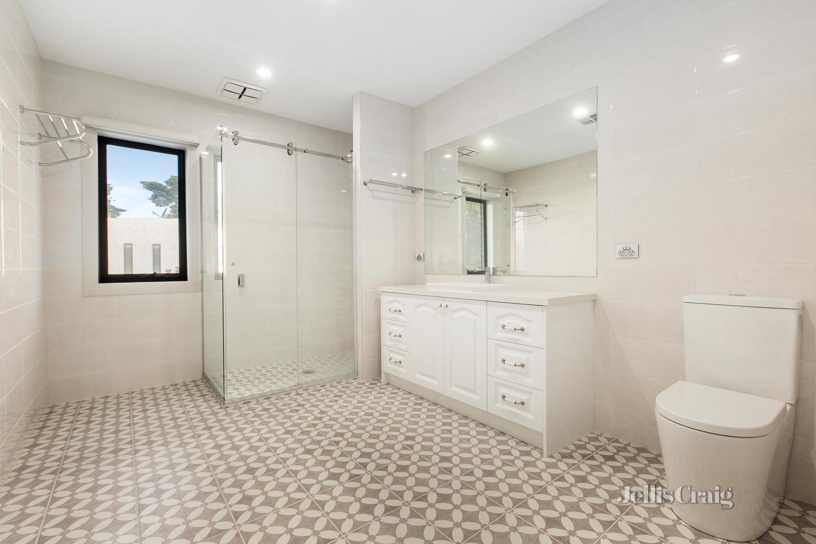 5 Kendari Avenue, Balwyn North image 10