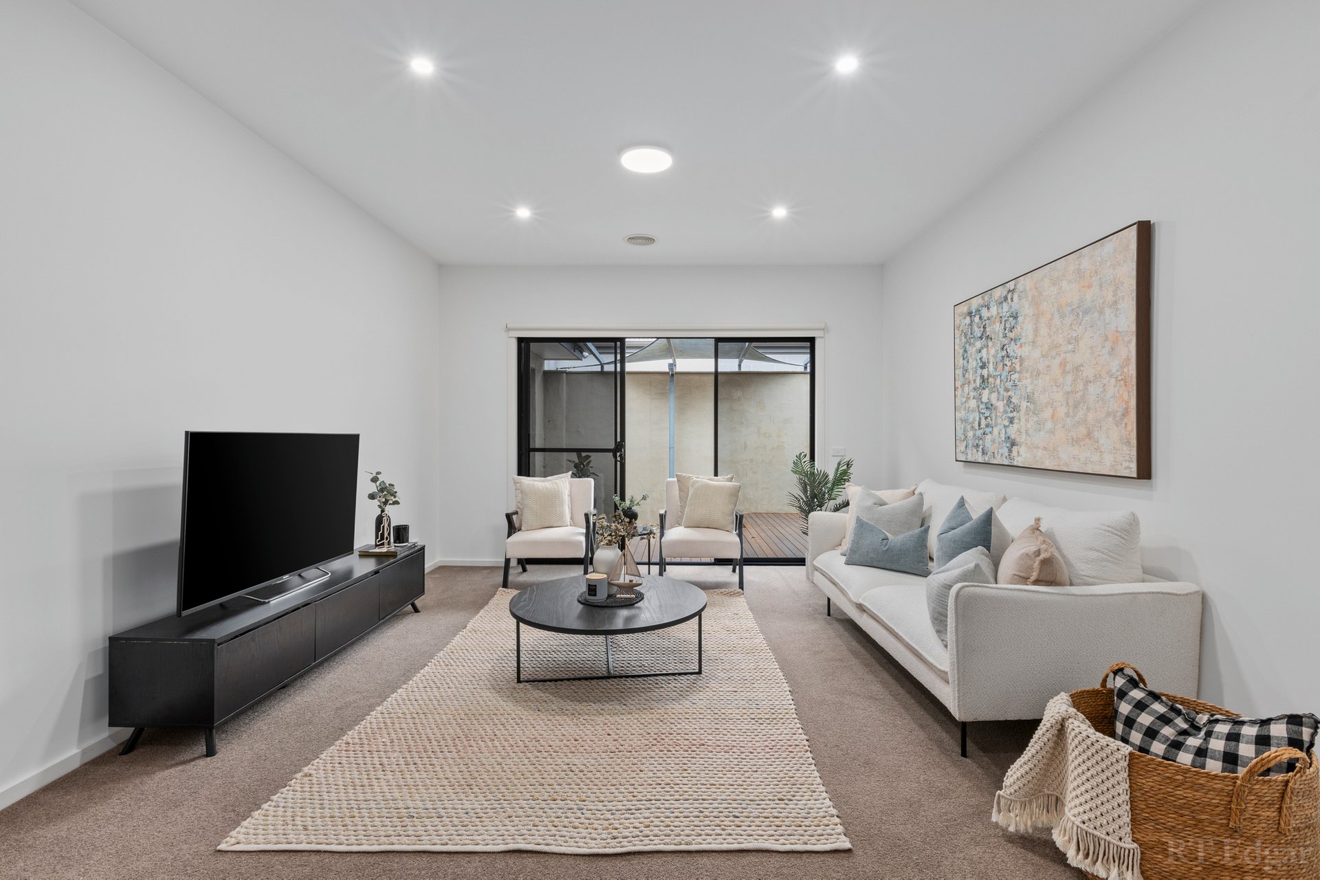 Property Gallery Thumbnail 9