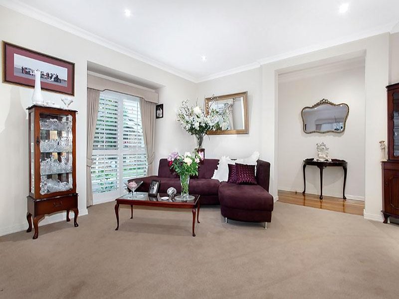 5 Kingswood Rise, Box Hill South image 2